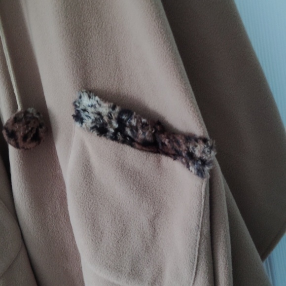 Sports sweater - Picture 3 of 5